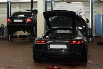 Ремонт авто audi r8